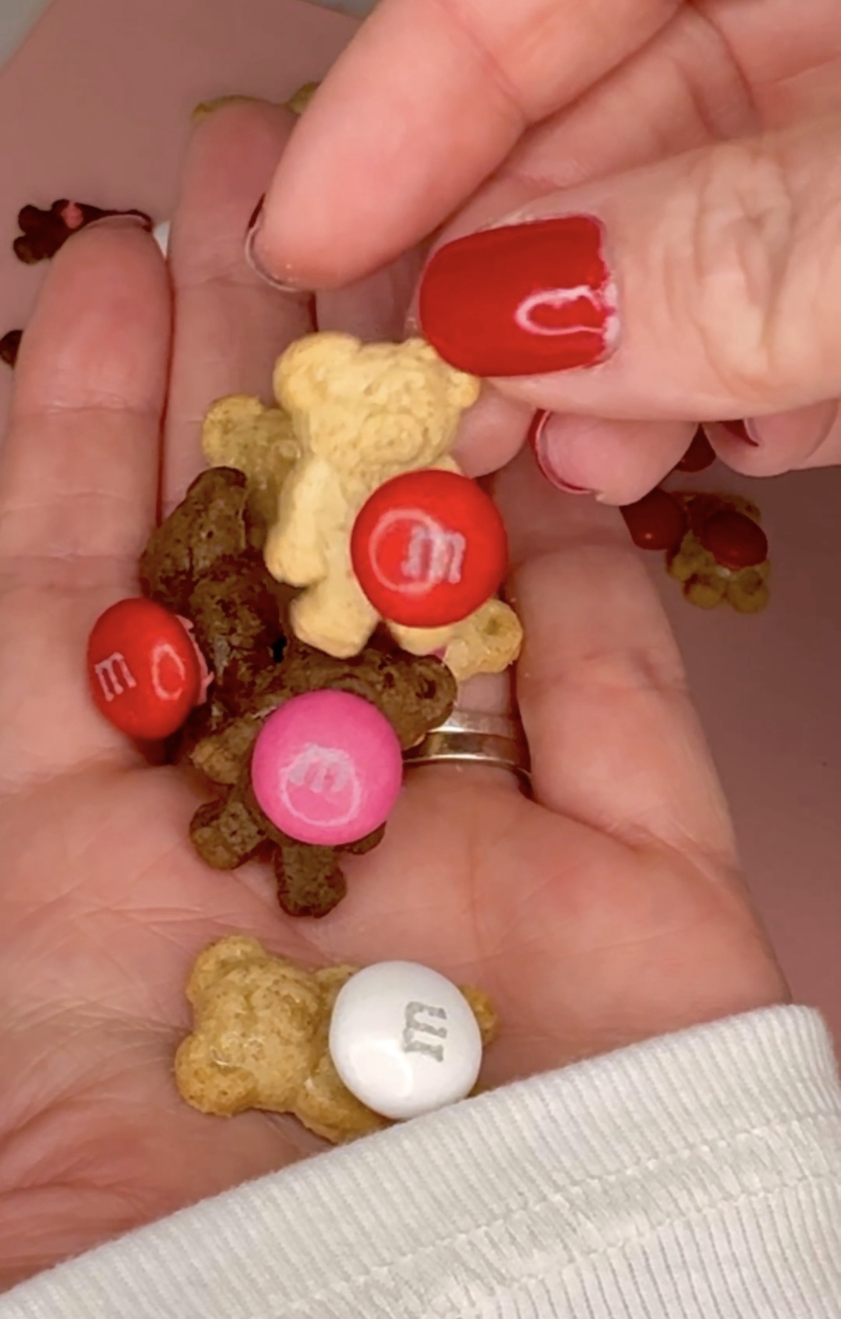 Easy & Cute Valentine's Day Snack using Valentine's Day M&Ms